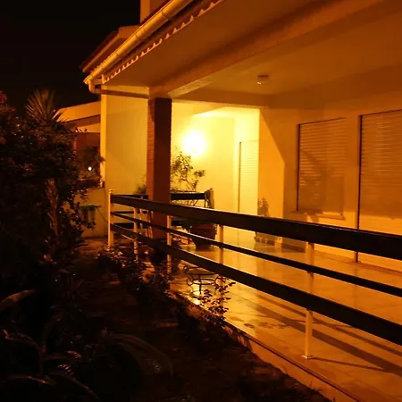 Canas House - Al Nyaraló *